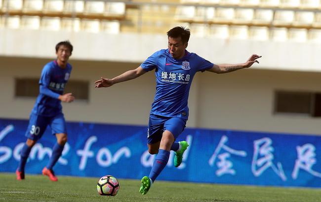 伞皇谈Knight取关BLG：我房管说是假的 本来就没关注过！